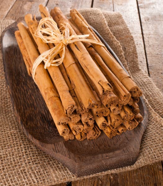 Cinnamomum Verum sticks, bundled